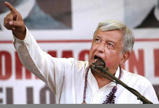 Mexico president-elect criticized after reporter cheek-kiss | iNFOnews.ca CP1181940061