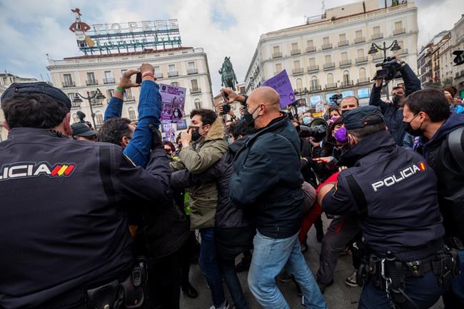Defying pandemic, feminists in Spain decry far-right attacks | iNFOnews.ca