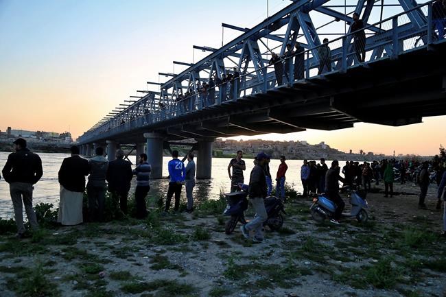 Protesters block Iraq president's pathway over ferry sinking | iNFOnews.ca Protesters block Iraq president's pathway over ferry sinking | iNFOnews.ca