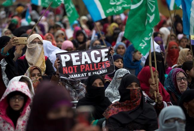 Pakistani premier, president back rebels in Indian Kashmir | iNFOnews.ca