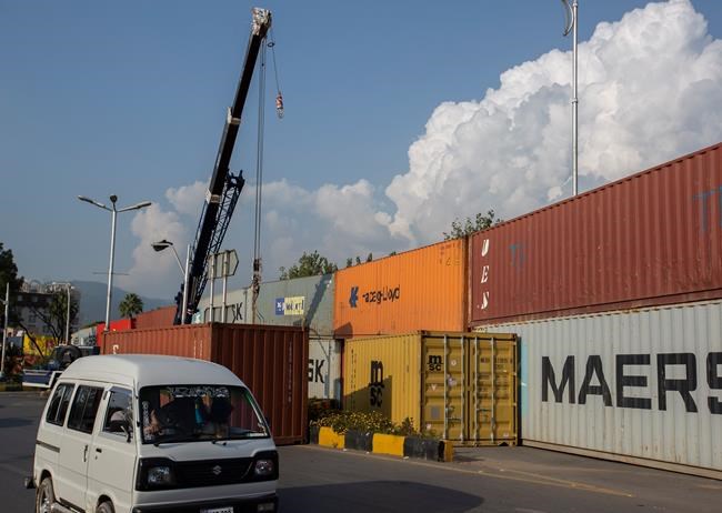 Radical Pakistani cleric continues sit-in; PM won't resign | iNFOnews.ca