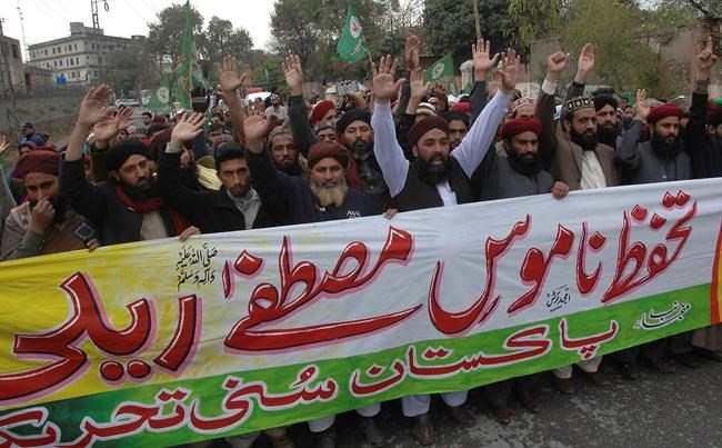 Violence at Pakistan rally in support of blasphemy laws | iNFOnews.ca