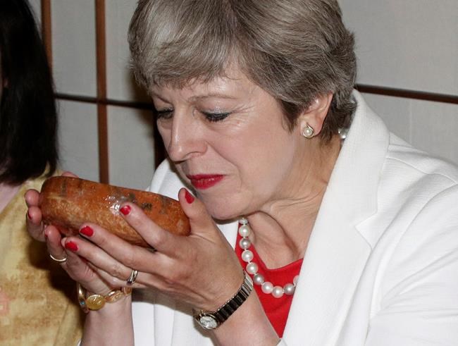 UK's May reassures on Brexit, backs Japan on North Korea | iNFOnews.ca UK's May reassures on Brexit, backs Japan on North Korea | iNFOnews.ca