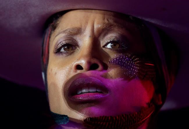 Erykah Badu claims supportive Hitler stance 'misconstrued' | iNFOnews.ca