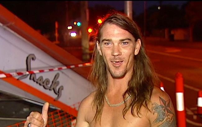 Aussie clad only in underpants leads police to crash suspect | iNFOnews.ca CP650450545