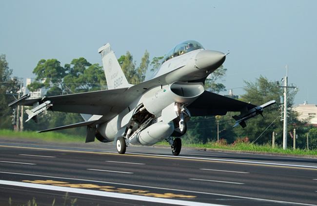 Taiwan's Tsai expresses thanks over approval of F-16V sale | iNFOnews.ca CP1152915428