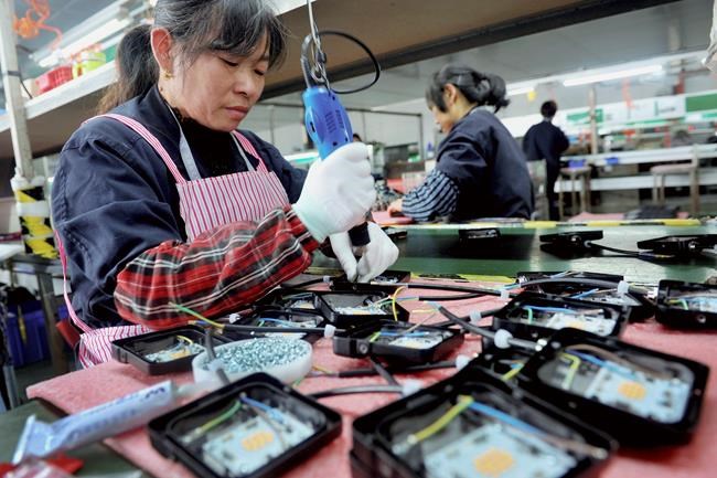 China cuts taxes to spur chip makers in face of US pressure | iNFOnews.ca CP1956199069