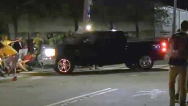 Officer resigns after 2 hurt by truck at immigration protest | iNFOnews.ca Officer resigns after 2 hurt by truck at immigration protest | iNFOnews.ca