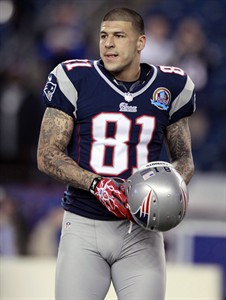 Aaron Hernandez, a rising NFL star who commanded $40M contract, now goes on trial for murder | iNFOnews.ca