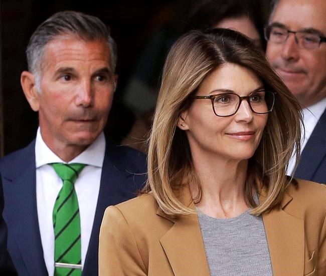 Loughlin, husband appear in court amid spat over lawyers | iNFOnews.ca Loughlin, husband appear in court amid spat over lawyers | iNFOnews.ca