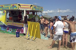 It's not Martha's Vineyard: Shave ice vendor defies Rhode Island town's ban on street peddlers | iNFOnews.ca CP29289269