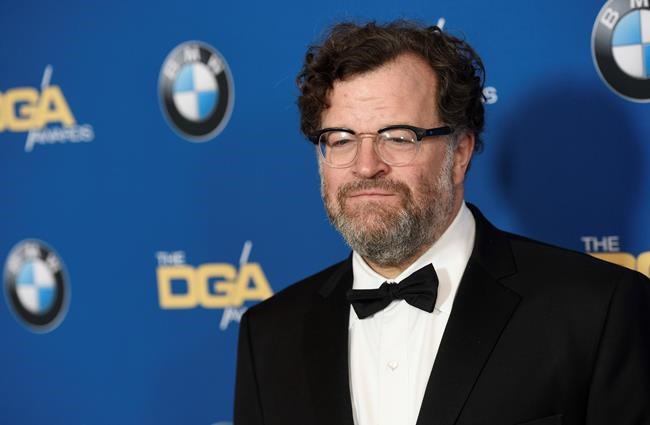 'La La Land' continues dance to the Oscars with DGA win | iNFOnews.ca