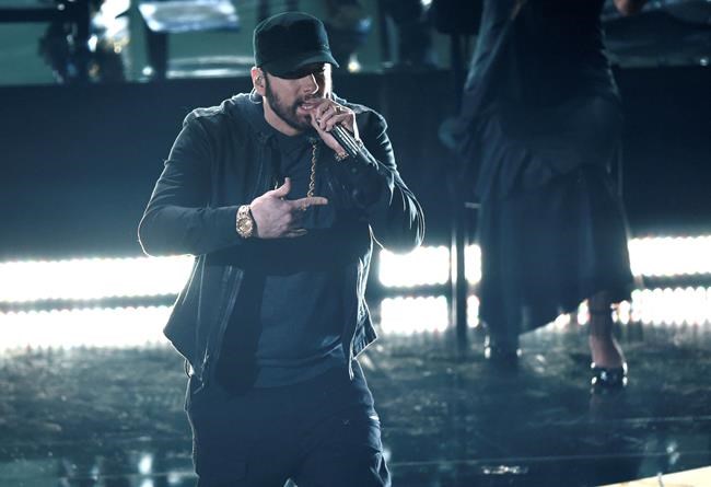 Rapper Eminem shocks Oscars with performance 17 years late | iNFOnews.ca