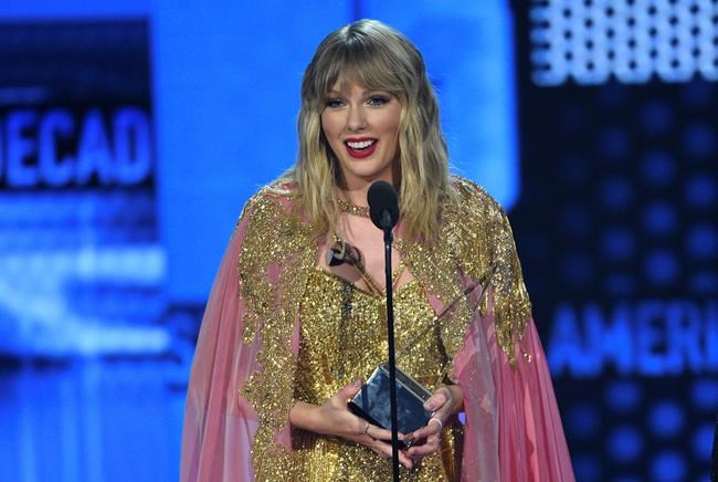 The Latest: Swift wins top honour at AMAs, breaks MJ record | iNFOnews.ca