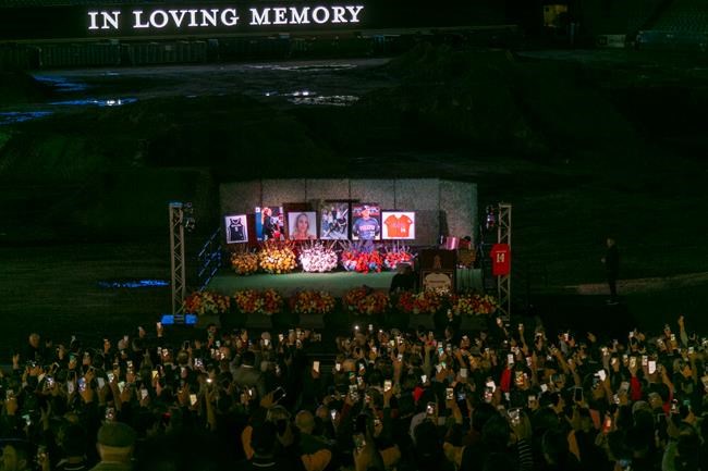 Memorial held for coach, family killed in Bryant crash | iNFOnews.ca