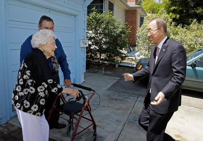 UN chief hugs 99-year-old woman he calls his 'American Mom' | iNFOnews.ca UN chief hugs 99-year-old woman he calls his 'American Mom' | iNFOnews.ca