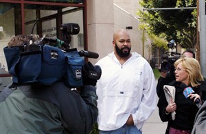 Suge Knight appears in Los Angeles court, reschedules hearing on robbery charge | iNFOnews.ca CP31230693