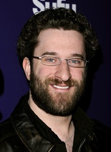 'Saved by the Bell' star Dustin Diamond charged in stabbing at bar; victim not seriously hurt | iNFOnews.ca
