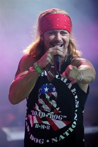 Bret Michaels returns to the stage after kidney surgery | iNFOnews.ca Bret Michaels returns to the stage after kidney surgery | iNFOnews.ca