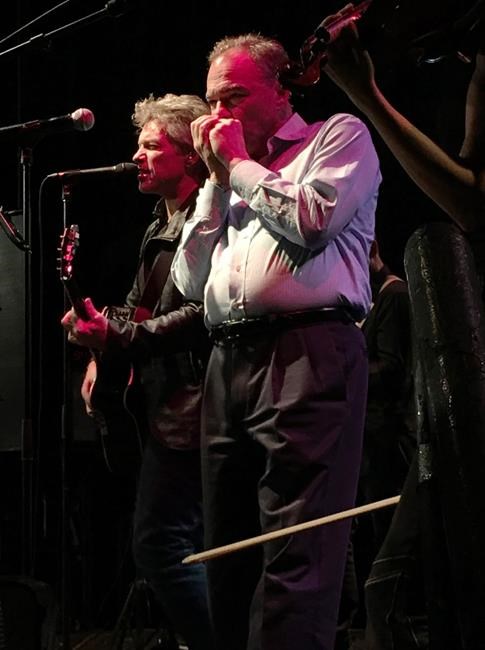 The Latest: VP candidate Kaine jams with Bon Jovi | iNFOnews.ca