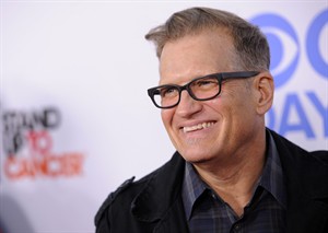 Singer John Mayer, filmmaker Judd Apatow among guest hosts filling in on 'Late Late Show' | iNFOnews.ca CP30875949