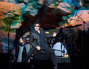 Jimi Jamison, lead singer on Survivor hits 'Burning Heart' and 'Is This Love,' dead at 63 | iNFOnews.ca CP29725419