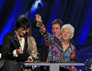 Faces keyboardist, Rock and Roll Hall of Famer Ian McLagan dead at 69 after suffering stroke | iNFOnews.ca CP30967928