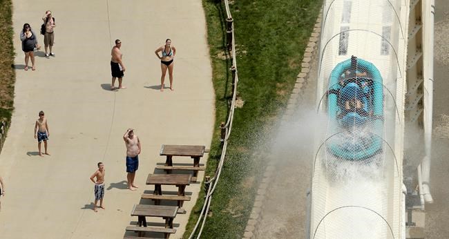 Police: Kansas boy suffered fatal neck injury on waterslide | iNFOnews.ca Police: Kansas boy suffered fatal neck injury on waterslide | iNFOnews.ca