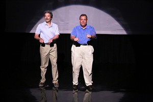 Chris Christie tries to move past scandal by cracking jokes, busting a move on late-night TV | iNFOnews.ca CP28749943