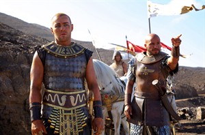 'Exodus: Gods and Kings' conquers domestic box office, 'Hobbit' stuns worldwide | iNFOnews.ca CP31111282
