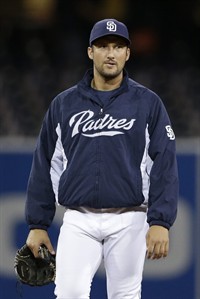 Angels acquire closer Huston Street from Padres in 6-player deal including 5 minor leaguers | iNFOnews.ca