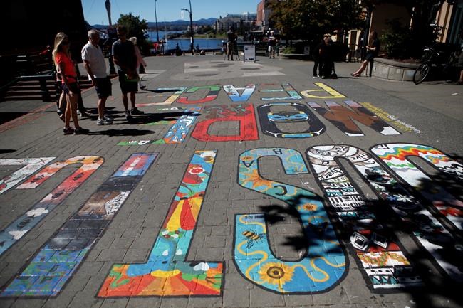 City-sponsored justice awareness mural 'deeply disrespectful,' says police chief | iNFOnews.ca City-sponsored justice awareness mural 'deeply disrespectful,' says police chief | iNFOnews.ca