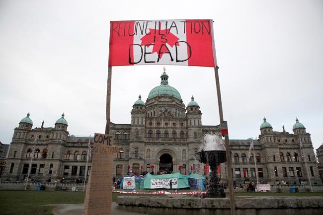 Pipeline protests impact B.C. legislature and Canada's rail network | iNFOnews.ca