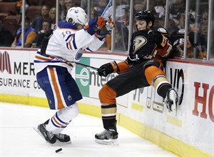 Beleskey, Kesler lead NHL-best Anaheim Ducks to 2-1 win over spiraling Edmonton Oilers | iNFOnews.ca CP31068338