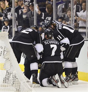 Los Angeles hammers New Jersey 6-1, brings Stanley Cup back to California | iNFOnews.ca