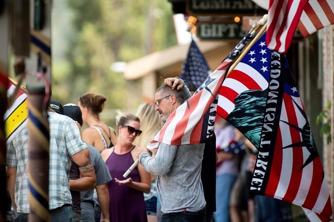 Fire turns Yosemite National Park smoky, hurts businesses | iNFOnews.ca