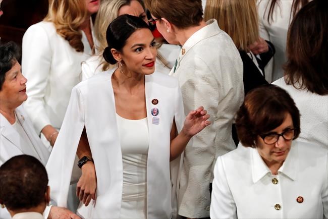 McConnell wields Green New Deal as bludgeon against Dems | iNFOnews.ca CP637671555