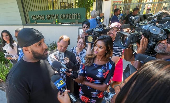 The Latest: March in Pasadena in protest of police death | iNFOnews.ca CP1098562084