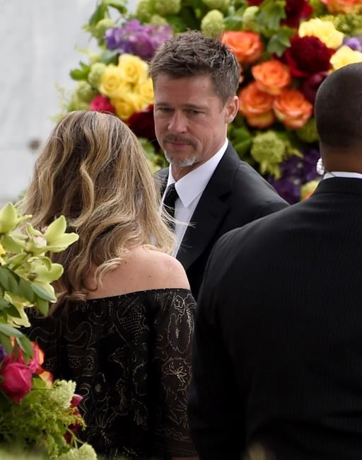 Brad Pitt, Pharrell among mourners at Chris Cornell memorial | iNFOnews.ca Brad Pitt, Pharrell among mourners at Chris Cornell memorial | iNFOnews.ca