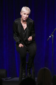 Annie Lennox defends herself against 'painful' criticism over 'Strange Fruit' comments | iNFOnews.ca