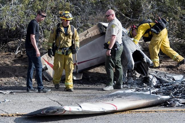 Authorities: 2 dead in small plane crash on California road | iNFOnews.ca