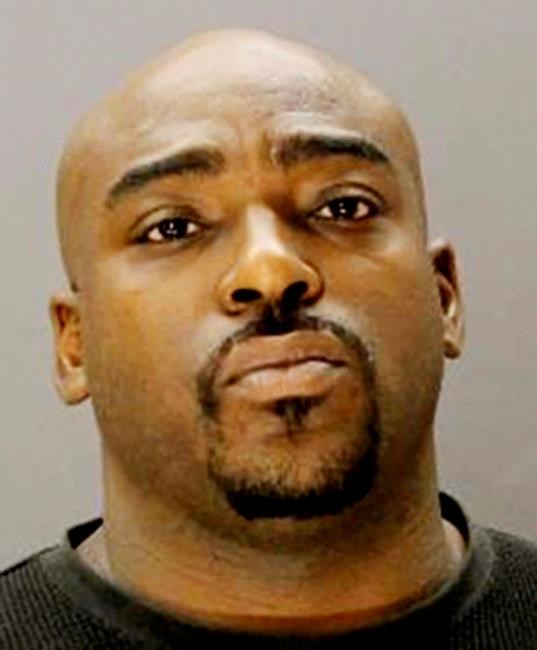 Police: Man killed roommate, then shot neighbour, paramedic | iNFOnews.ca