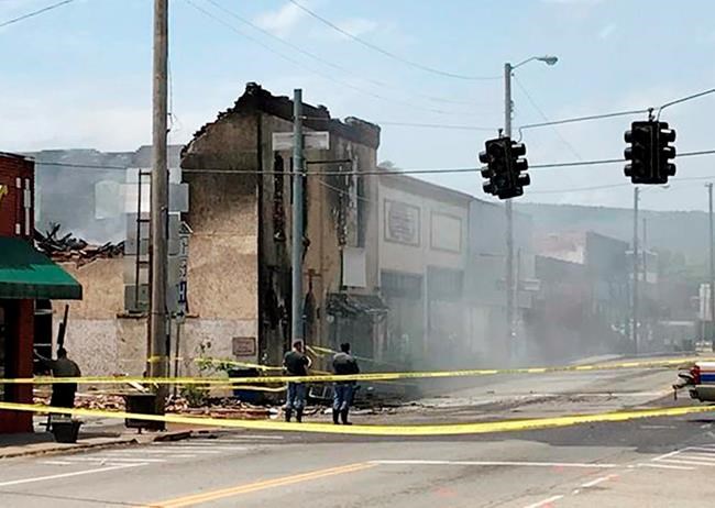 The Latest: Troopers hit in Oklahoma shootout leave hospital | iNFOnews.ca