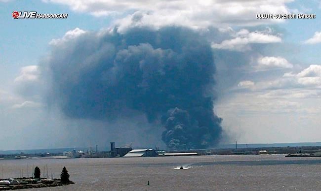 Smoky fire that forced evacuations out at Wisconsin refinery | iNFOnews.ca