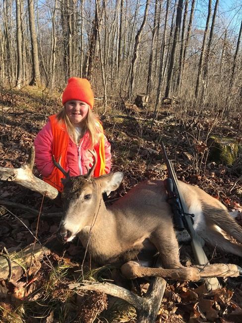Kindergartener bags buck under Wisconsin's new hunting rules | iNFOnews.ca