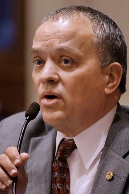 Illinois lawmaker charged with bribery resigns | iNFOnews.ca