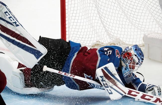 MacKinnon scores twice, Avs beat Predators 5-3 in Game 3 | iNFOnews.ca