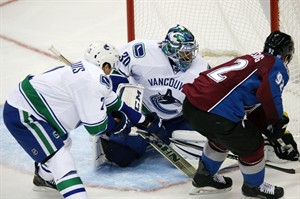 Bonino scores 2 goals, Miller stops 20 shots as Canucks beat Avalanche 5-2 | iNFOnews.ca CP30572817