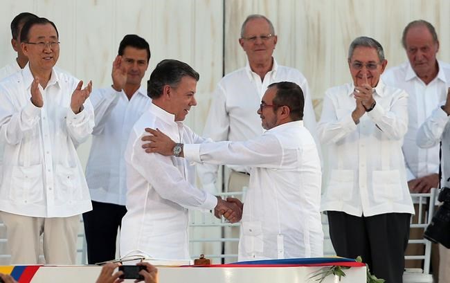 Colombia, FARC sign historic peace deal ending long conflict | iNFOnews.ca Colombia, FARC sign historic peace deal ending long conflict | iNFOnews.ca
