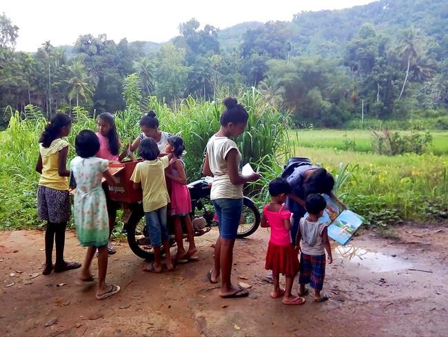 Books by bike: Sri Lankan man runs mobile library for kids | iNFOnews.ca